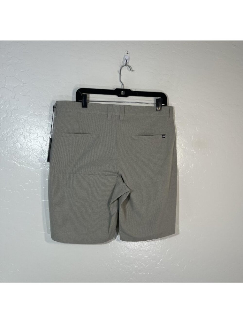 Travis Mathew Shorts Mens 34 Gray Check 10 Inseam Golf Chino Stretch Casual - Picture 6 of 8